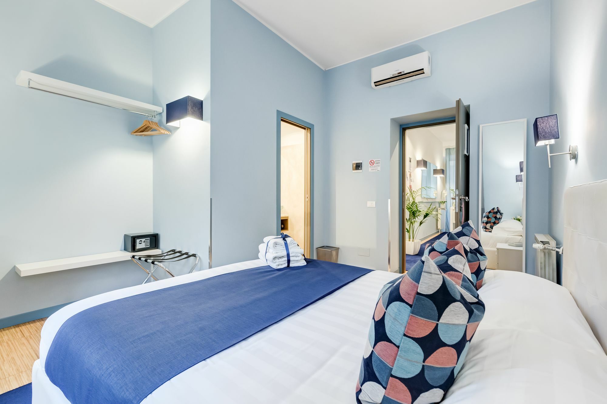 อีซี บัดเจ็ต โกลอสเซโอ Hotel โรม ภายนอก รูปภาพ